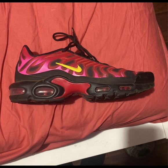 Supreme X Air Max Plus Rn ‘university Red’